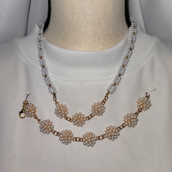 Cluster Pearl Necklace and Bracelet - Picture 1 of 3